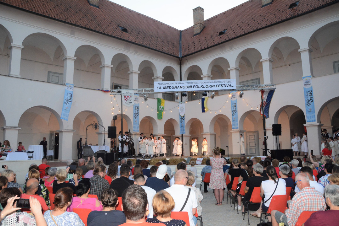 U sklopu „Ljeta u dvorcu Oršić“ održan  14. Međunarodni festival tamburice i folklora